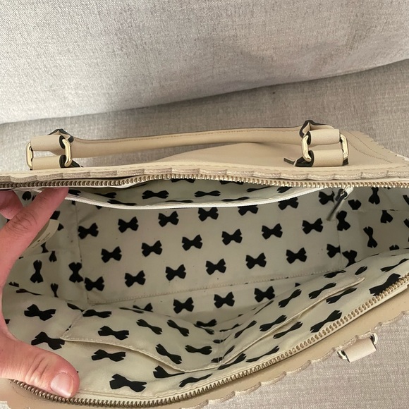 Kate Spade scalloped spring Marguerite Leather Satchel - Picture 7 of 10